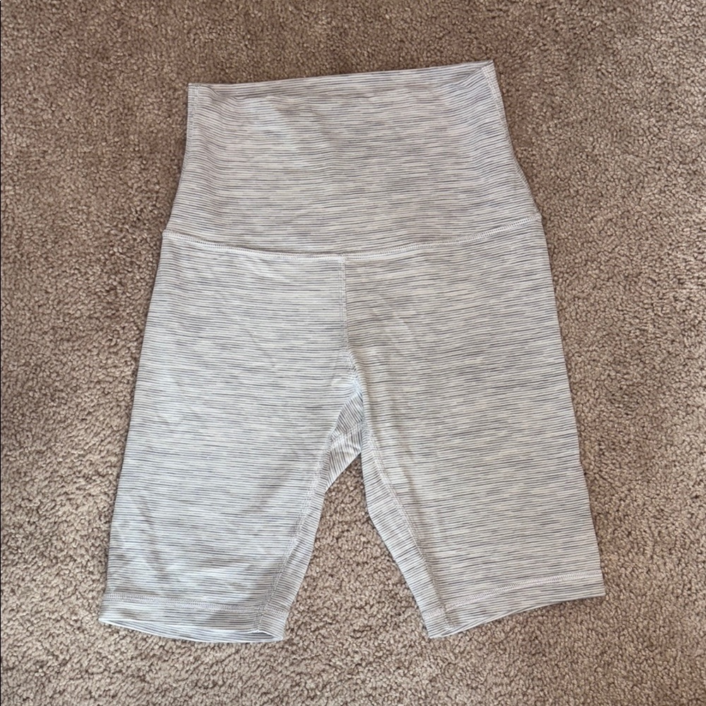 NWOT Lulu Align High Rise 8in Shorts